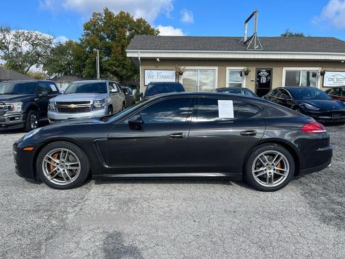 2015 Porsche Panamera 4