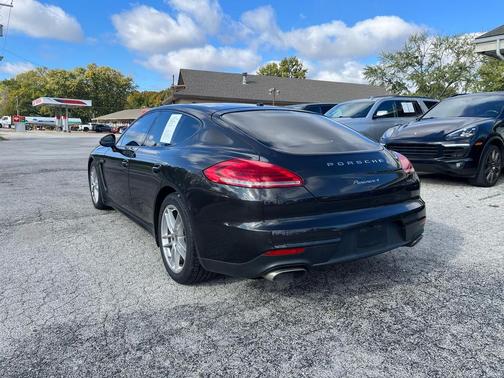 2015 Porsche Panamera 4