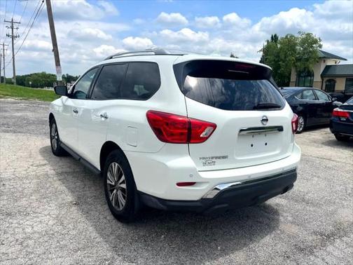 2019 Nissan Pathfinder S