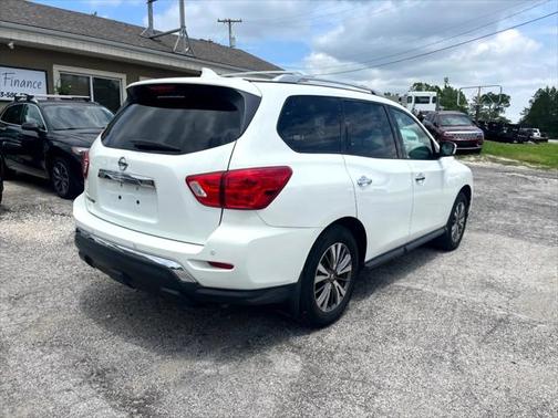 2019 Nissan Pathfinder S