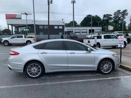 Photo 3 of 8 of 2016 Ford Fusion SE
