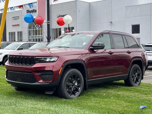 2025 Jeep Grand Cherokee Laredo