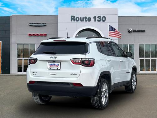 2022 Jeep Compass Latitude Lux