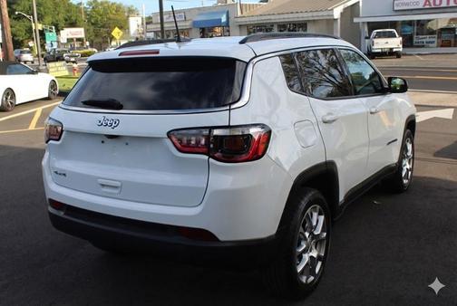 2022 Jeep Compass Latitude Lux