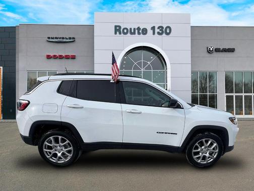 2022 Jeep Compass Latitude Lux