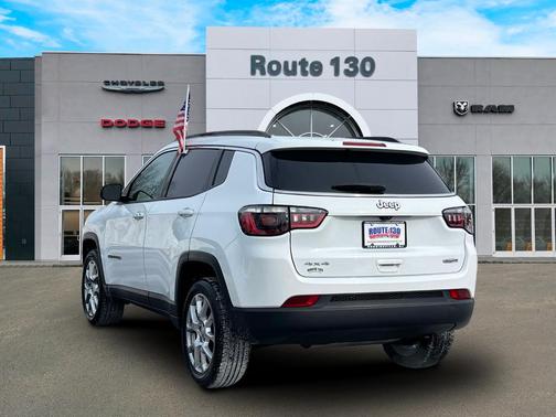 2022 Jeep Compass Latitude Lux