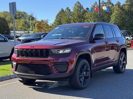 2025 Jeep Grand Cherokee Laredo