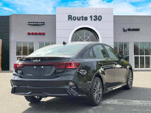 Aurora Black 2024 Kia Forte GT-Line