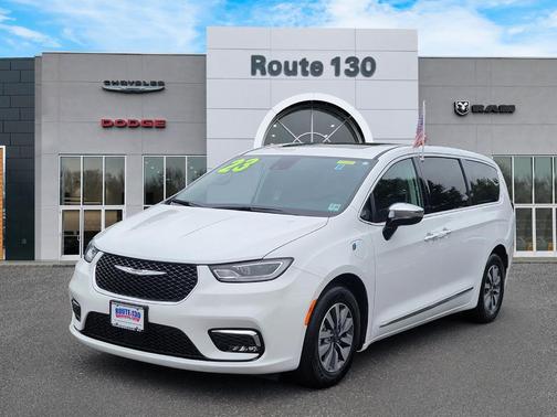 2023 Chrysler Pacifica Hybrid Limited