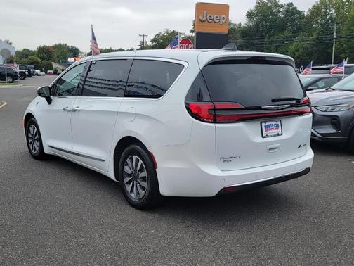 2023 Chrysler Pacifica Hybrid Limited