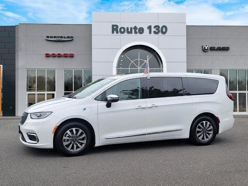 2023 Chrysler Pacifica Hybrid Limited