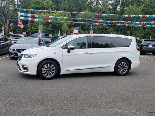 2023 Chrysler Pacifica Hybrid Limited