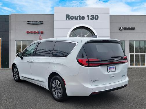 2023 Chrysler Pacifica Hybrid Limited