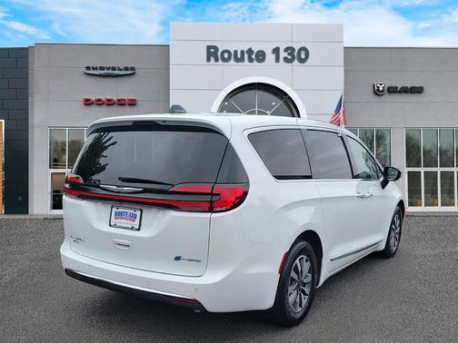 2023 Chrysler Pacifica Hybrid Limited