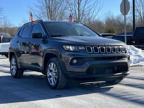 2023 Jeep Compass Latitude Lux