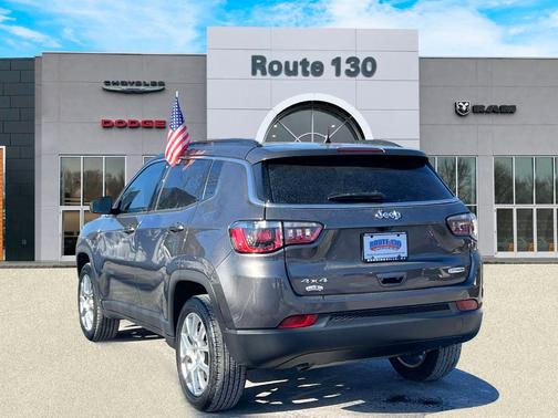 2023 Jeep Compass Latitude Lux