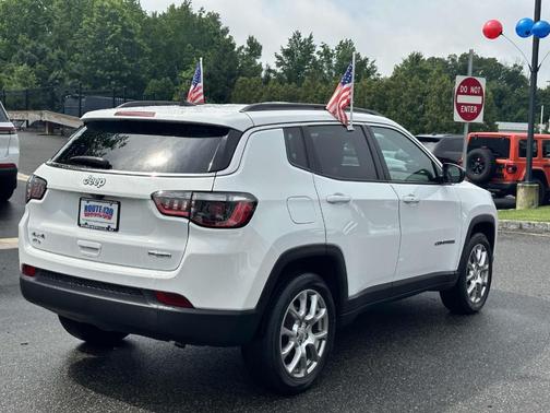 2022 Jeep Compass Latitude Lux
