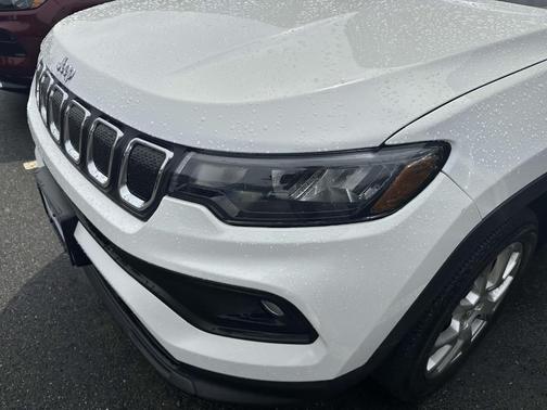 2022 Jeep Compass Latitude Lux