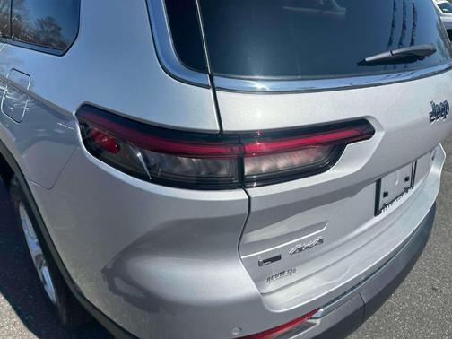 2021 Jeep Grand Cherokee L Laredo