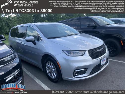 2023 Chrysler Pacifica Touring-L