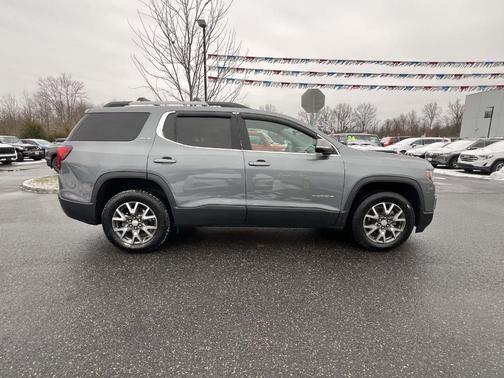 2022 GMC Acadia SLE