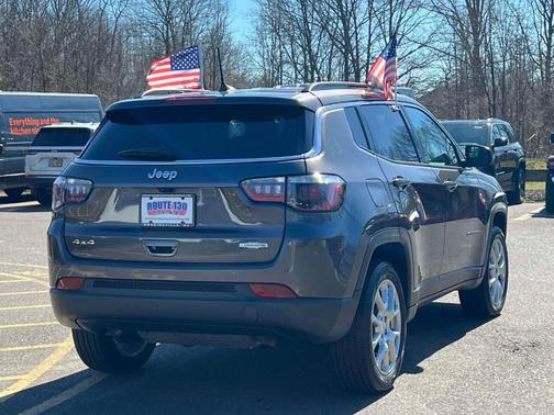 2023 Jeep Compass Latitude Lux