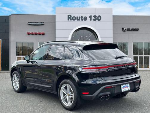 2022 Porsche Macan Base