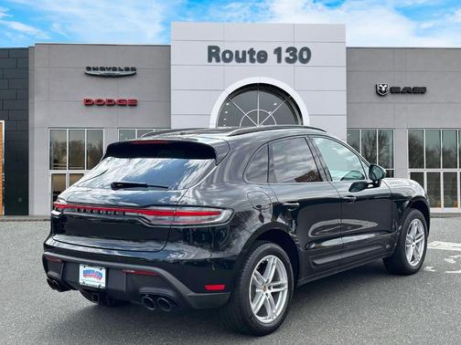 2022 Porsche Macan Base