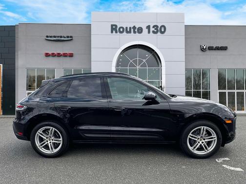 2022 Porsche Macan Base