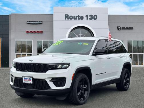 2023 Jeep Grand Cherokee Laredo