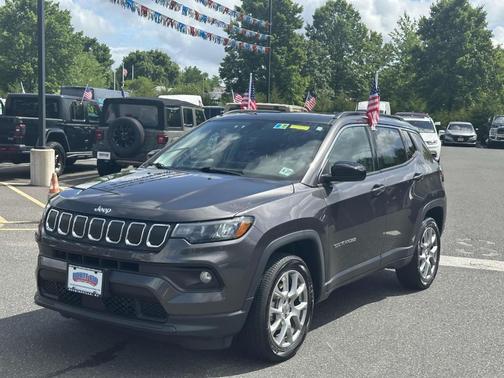 2022 Jeep Compass Latitude Lux