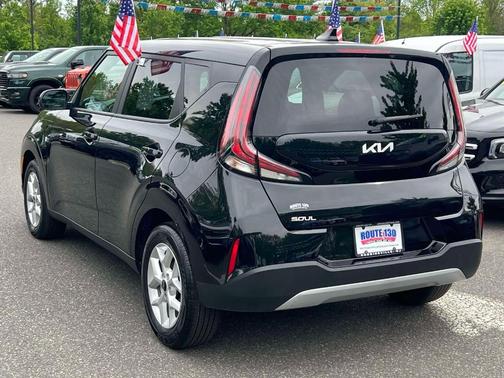 Fusion Orange 2025 Kia Soul LX