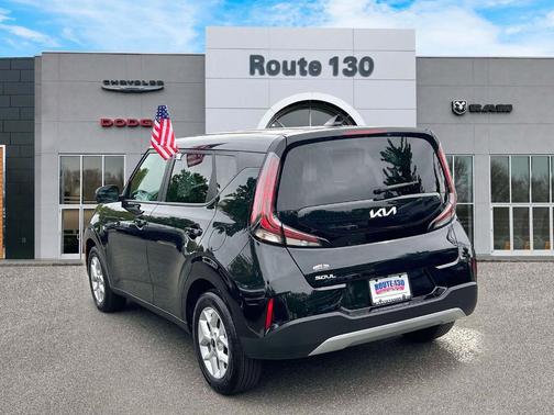 Fusion Orange 2025 Kia Soul LX