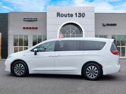 2023 Chrysler Pacifica Hybrid Limited