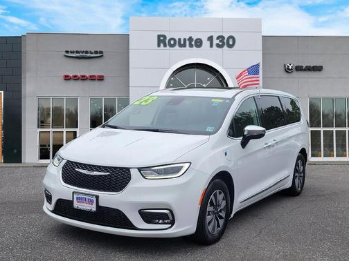 2023 Chrysler Pacifica Hybrid Limited