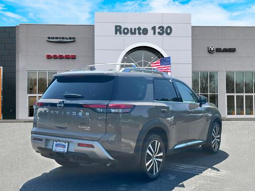 2025 Nissan Pathfinder Platinum