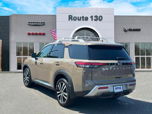 2025 Nissan Pathfinder Platinum