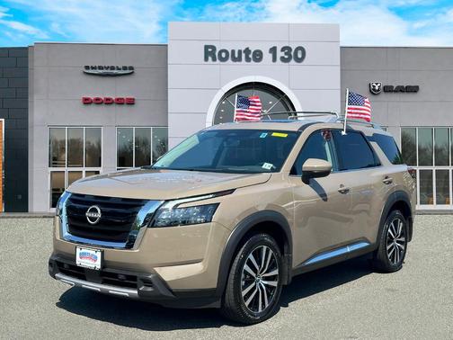 2025 Nissan Pathfinder Platinum