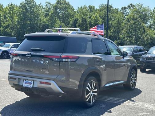 2025 Nissan Pathfinder Platinum