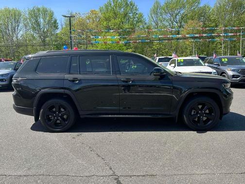 2022 Jeep Grand Cherokee L Laredo
