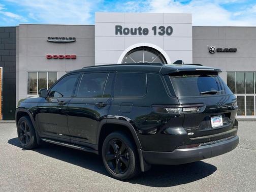 2022 Jeep Grand Cherokee L Laredo
