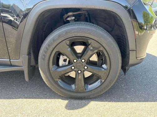 2022 Jeep Grand Cherokee L Laredo