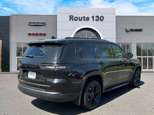2022 Jeep Grand Cherokee L Laredo