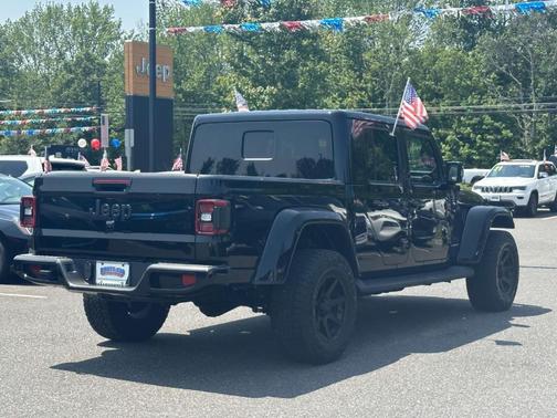 2022 Jeep Gladiator Overland
