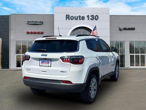 2022 Jeep Compass Latitude Lux