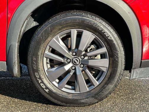 2023 Nissan Pathfinder SV