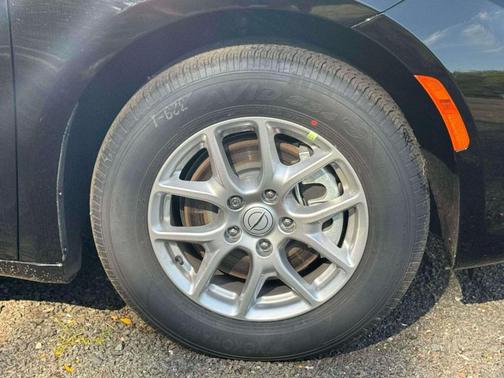 Diamond Black 2026 Chrysler Pacifica Select
