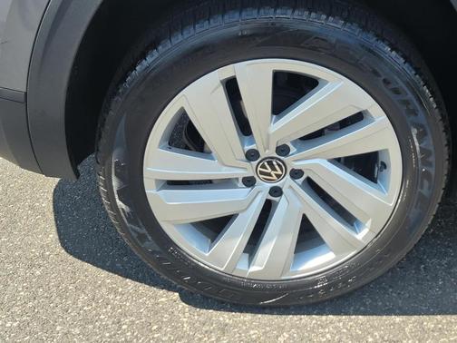 2022 Volkswagen Atlas Cross Sport 3.6L V6 SE w/Technology