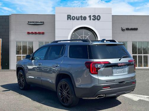 2022 GMC Acadia SLE