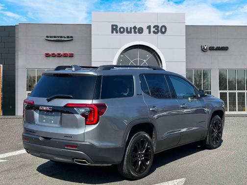 2022 GMC Acadia SLE